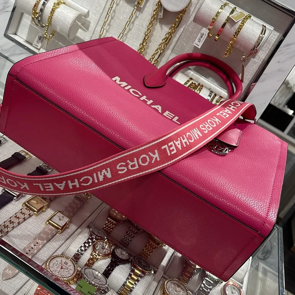 Michael Kors Mirella Medium Pebbled Leather Tote Bag
Dragonfruit
NWT - Picture 6 of 16